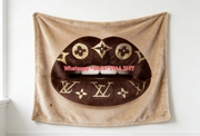 LV Monogram Lips Blanket Gold LV Lip Art Throw 005